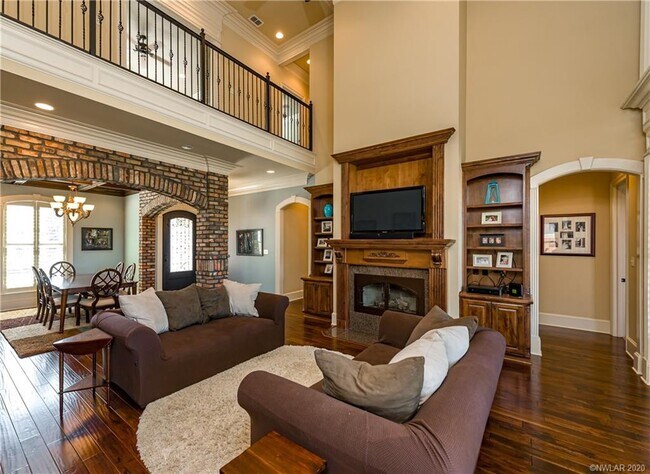 Building Photo - 1044 St Francis Way