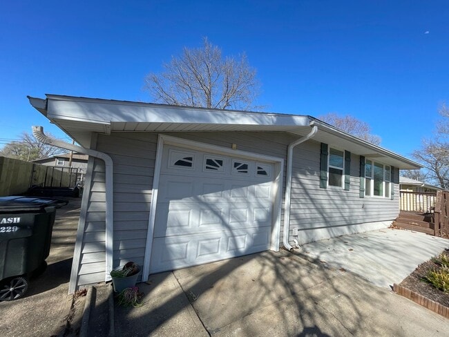 Building Photo - Single Family home for Rent on East Side o...