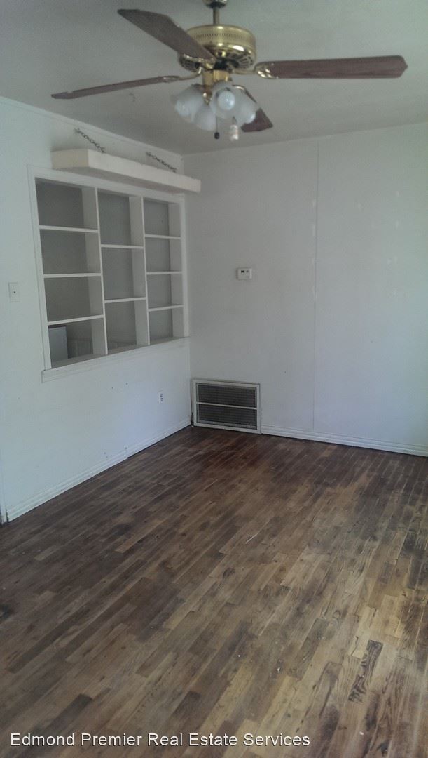 Building Photo - 2 br, 1 bath House - 216 w 4th Street