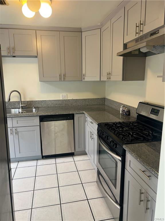 Foto del edificio - 7357 Darby Ave