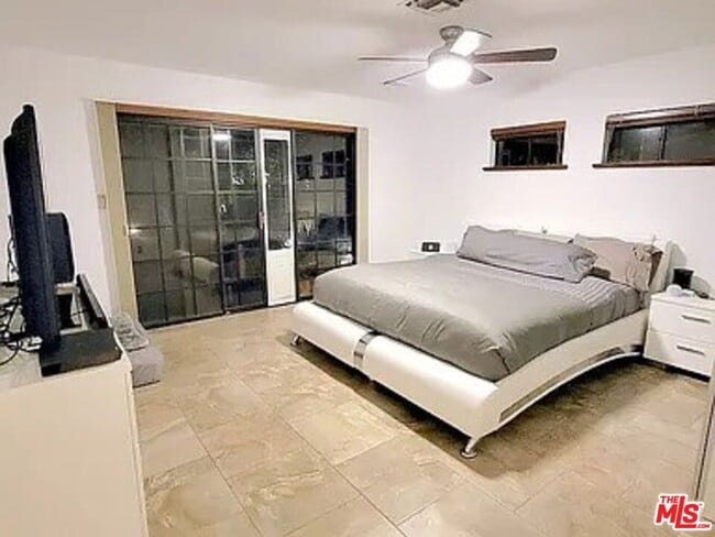 Foto del edificio - 16913 Bassett St