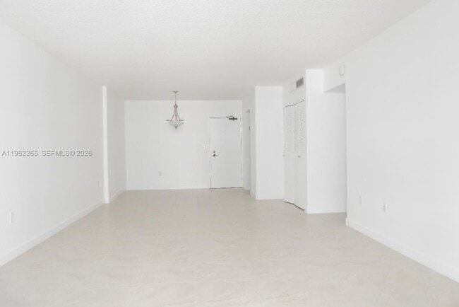 Building Photo - 800 West Ave