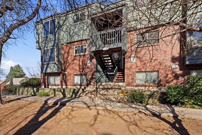Foto del edificio - Updated 2 bed / 1 bath home in Lakewood!