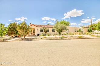 Building Photo - 1011 Madeline Dr