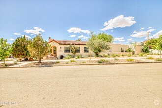 Building Photo - 1011 Madeline Dr