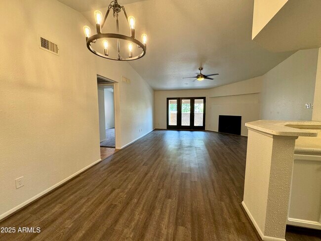 Foto del edificio - 7950 E Starlight Way