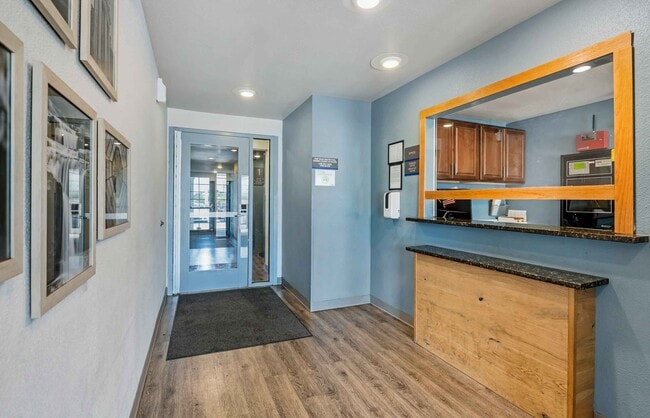 Building Photo - Furnished Studio-Indianapolis - Lawrence