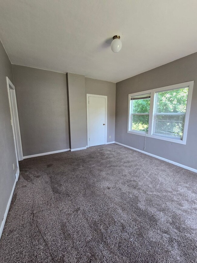 Building Photo - LEWISTON HOME
