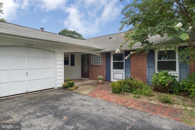 Building Photo - 12425 Stretton Ln