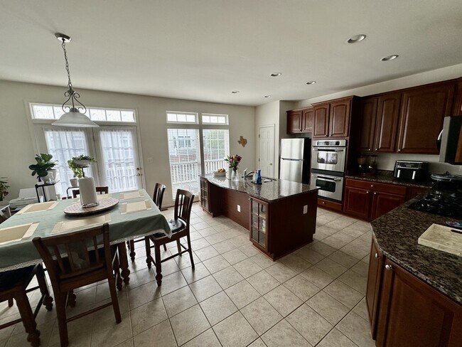 Foto del edificio - 2207 Potomac Club Pkwy