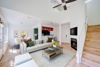 Building Photo - 512 Eberhart Ln