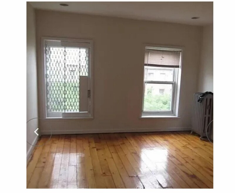 Foto principal - 455 Willoughby Ave