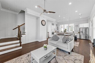 Building Photo - 9618 Riddlewood Ln