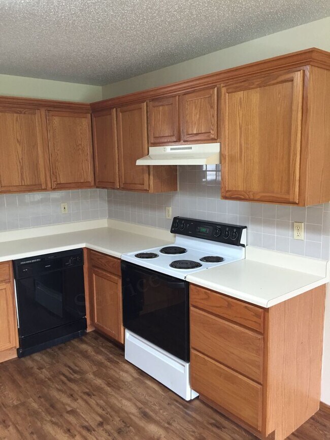 Foto del edificio - 3 Bed 1 Bath REMODELED House For Rent in M...