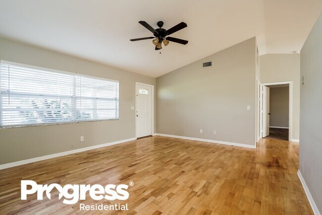 Building Photo - 28 SW 13th St