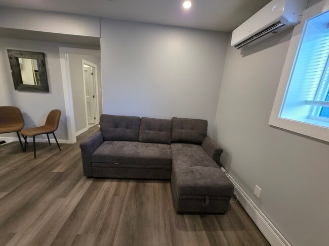 Living Room - 82 Albert St N