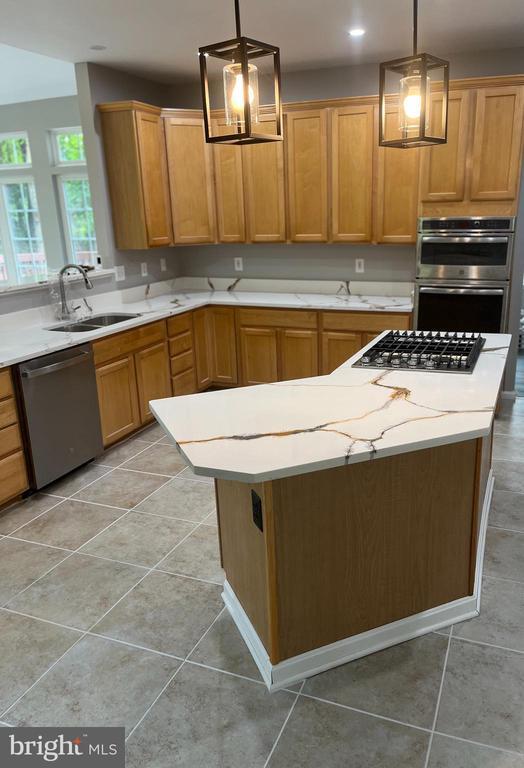 Foto del edificio - 10400 Twin Knoll Way