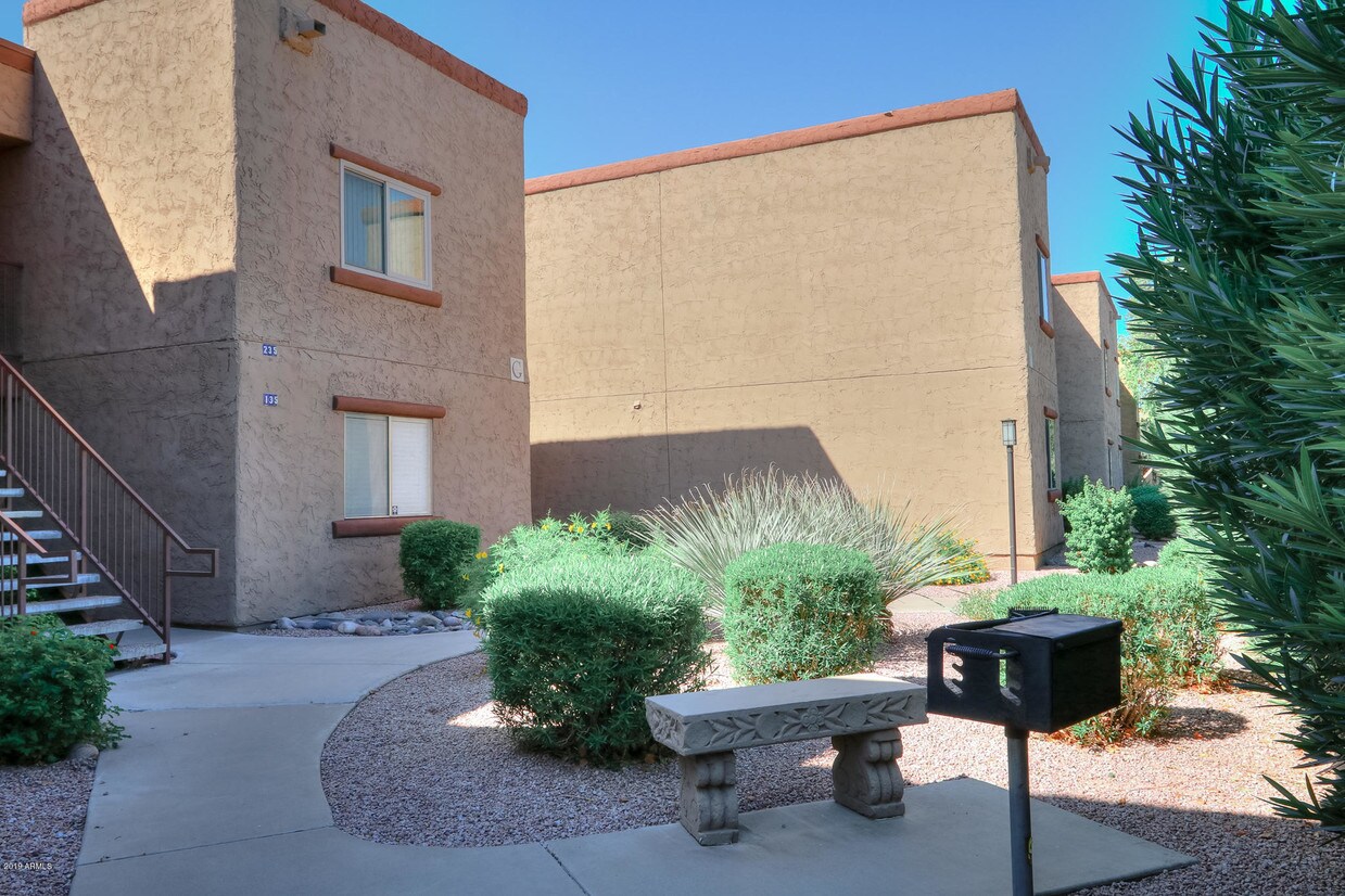 8256 Arabian Trail Unit 237, Scottsdale, AZ 85258 Room for Rent in