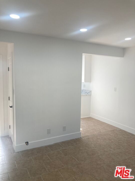 Foto del edificio - 1101 W 106th St
