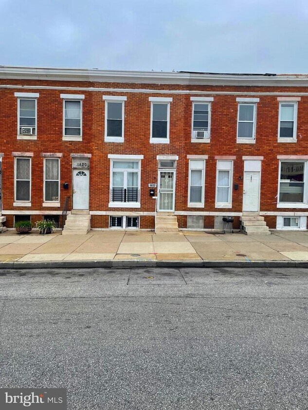 Primary Photo - 1822 N Milton Ave