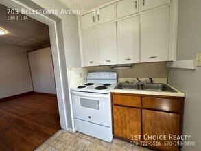 Building Photo - 703 Bellefonte Ave