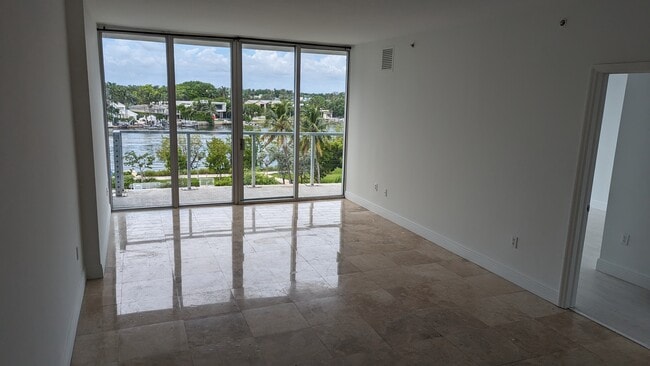 Foto del edificio - 6305 Indian Creek Dr