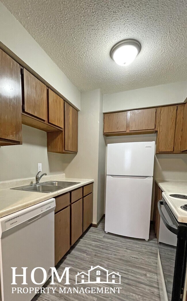 1705 Riggs Rd Unit 2, Saint Peter, MN 56082 Room for Rent in Saint
