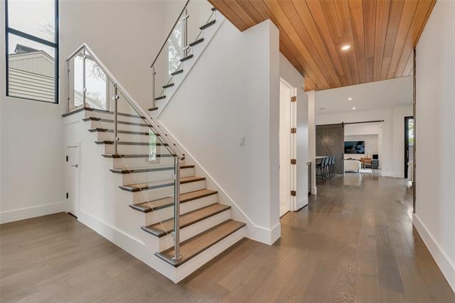 Foto del edificio - 6420 Kenwood Ave
