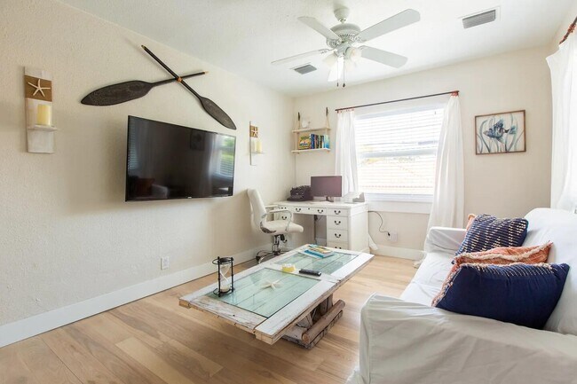 Foto del edificio - 6410 S Olive Ave