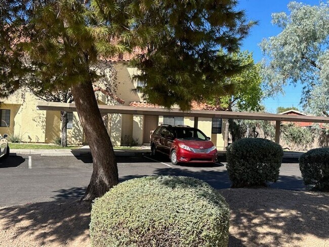 Foto del edificio - $1,695 3 Beds-2 Baths 1,214 Sq. Ft. Townho...