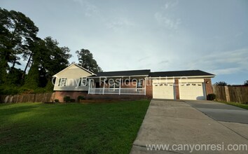 Building Photo - 229 Lakeside Rd