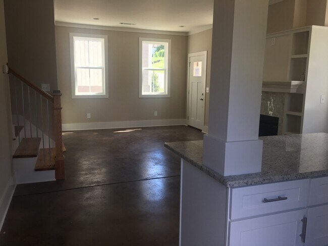 Foto del edificio - 2 Bedroom/ 1.5 Bath Home in North Nashvill...
