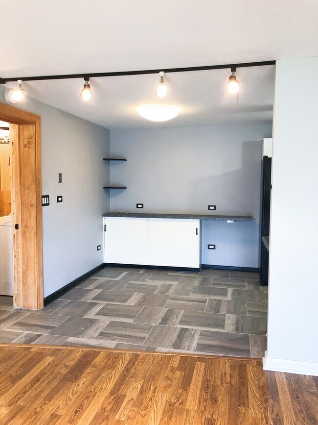 Foto del edificio - 923 Sagamore Dr