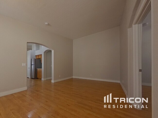 Foto del edificio - 9126 W Serrano St