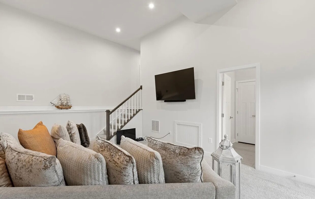 Main living space - 726 Iron Gate Rd