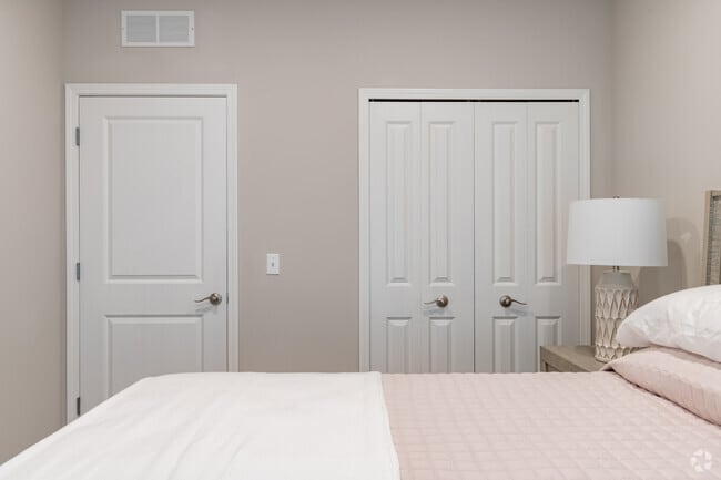 1HAB, 1BA - 888 ft² - Barrington Square Luxury Apartments