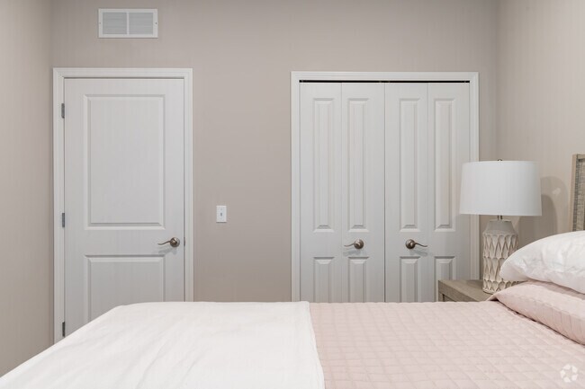 1BR, 1BA - 888SF - Barrington Square Luxury Apartments