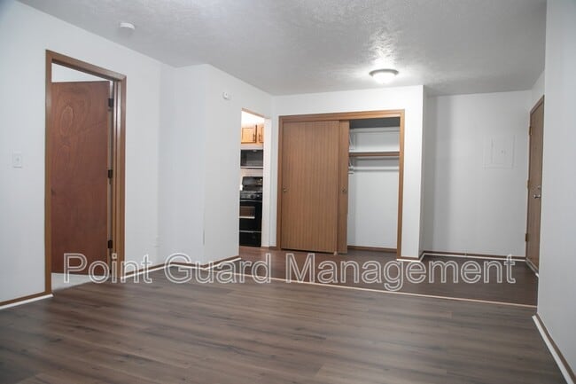 Building Photo - 7110-7122 Jones Circle - 7120-11