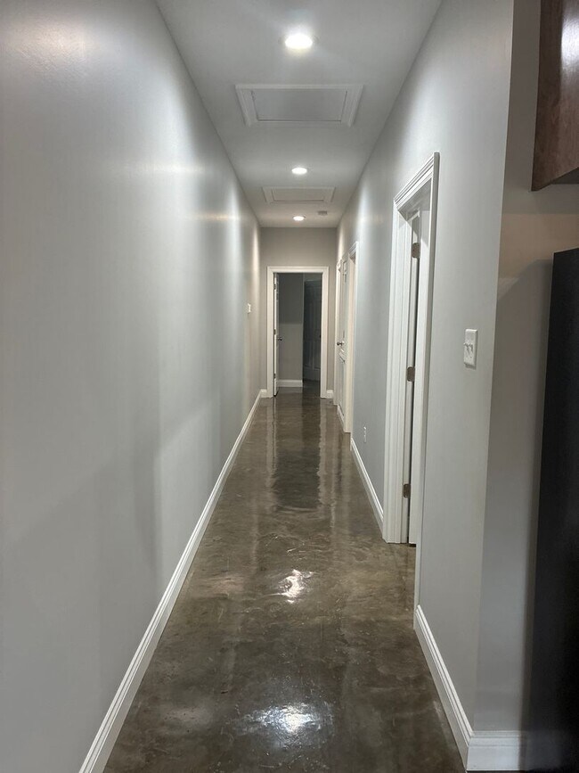 Foto del edificio - Duplex for lease