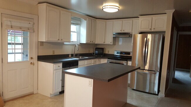 Foto del edificio - 736 Rosedale St