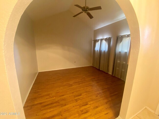 Foto del edificio - 1220 E Campbell Ave