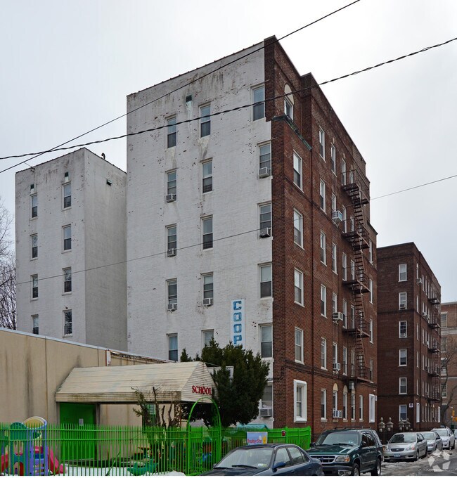 Foto del edificio - 2195 E 22nd St