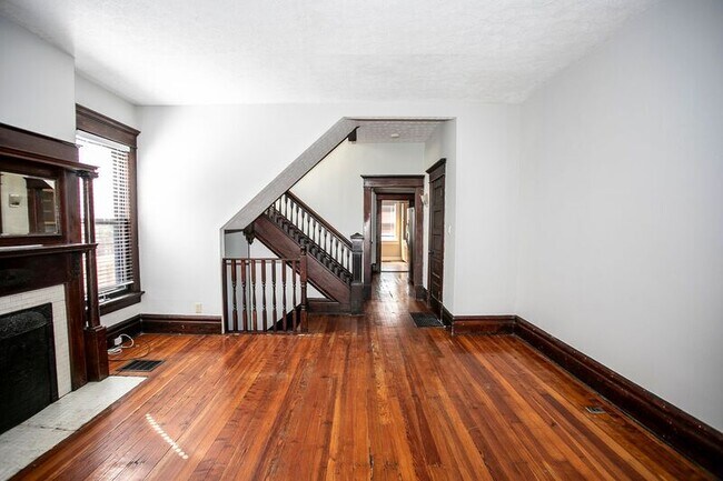 Building Photo - 217-219 Wilber Ave