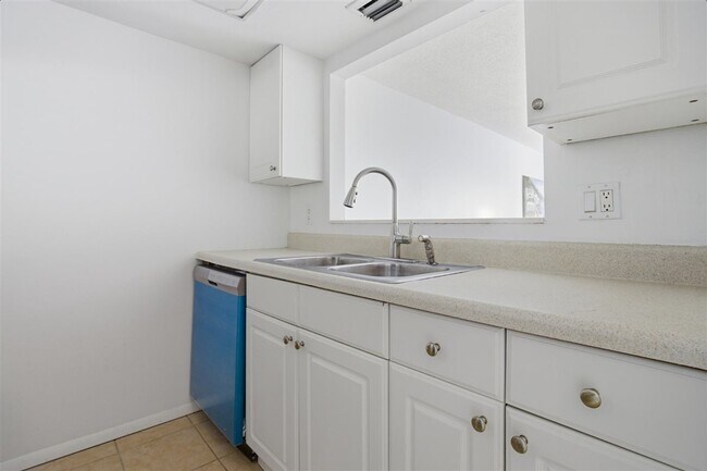 Foto del edificio - 3704 Broadway