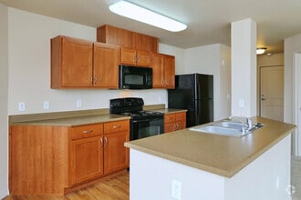 1BR, 1BA - 681 SF - The Blakely at Echo Lake