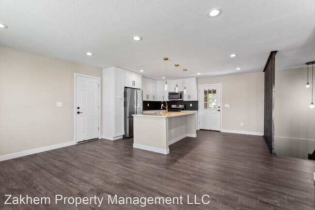 Foto del edificio - 4 br, 3 bath House - 1067 Norfolk St