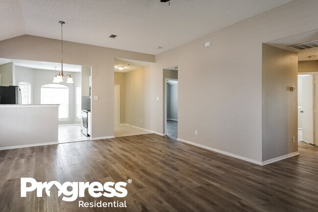 Foto del edificio - 2829 Hidden Springs Dr