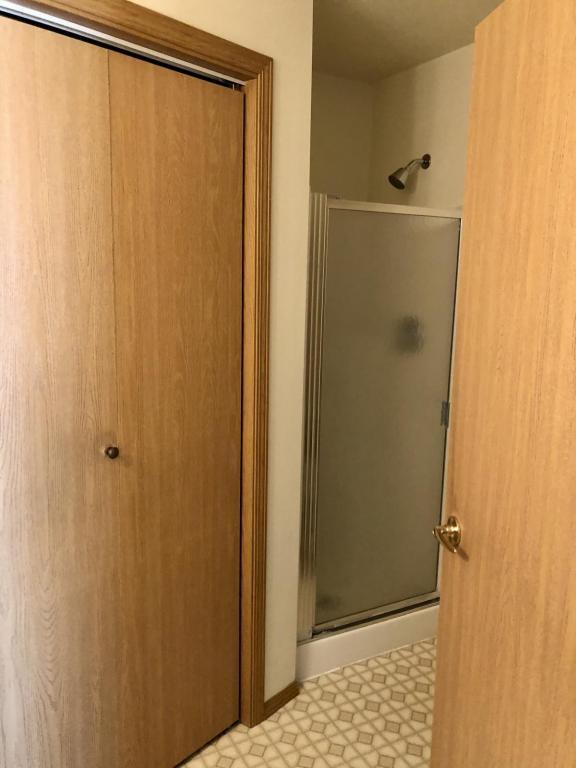 Foto del edificio - 451 Linden Dr