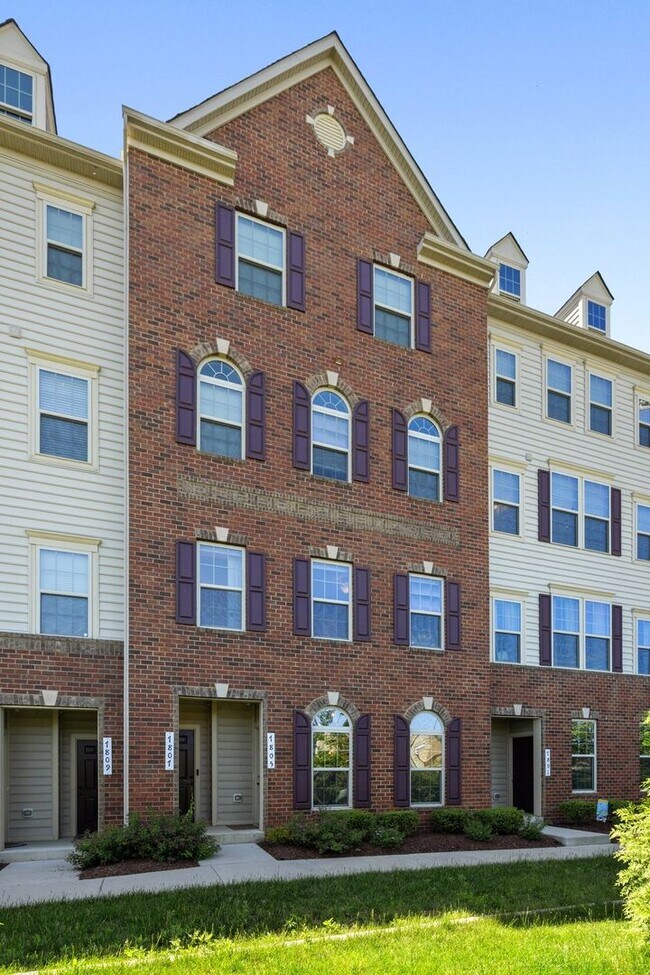 Foto del edificio - Welcome home to the sought after community...