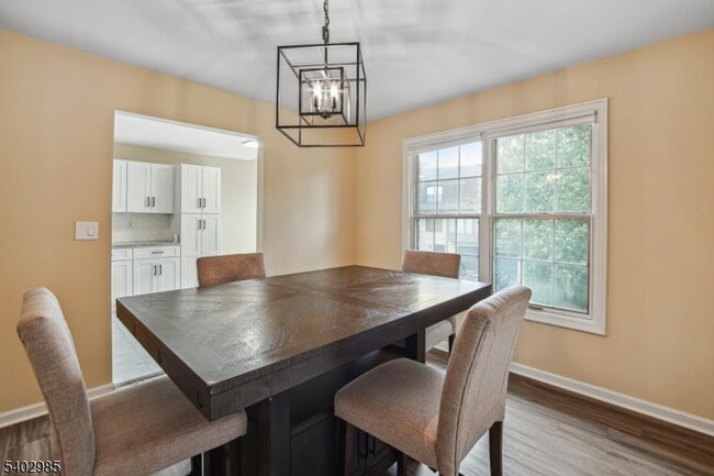 Foto del edificio - 4 Tow Path Cres